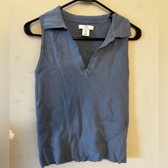 Halston Sleeveless Collar Top - Picture 2 of 4
